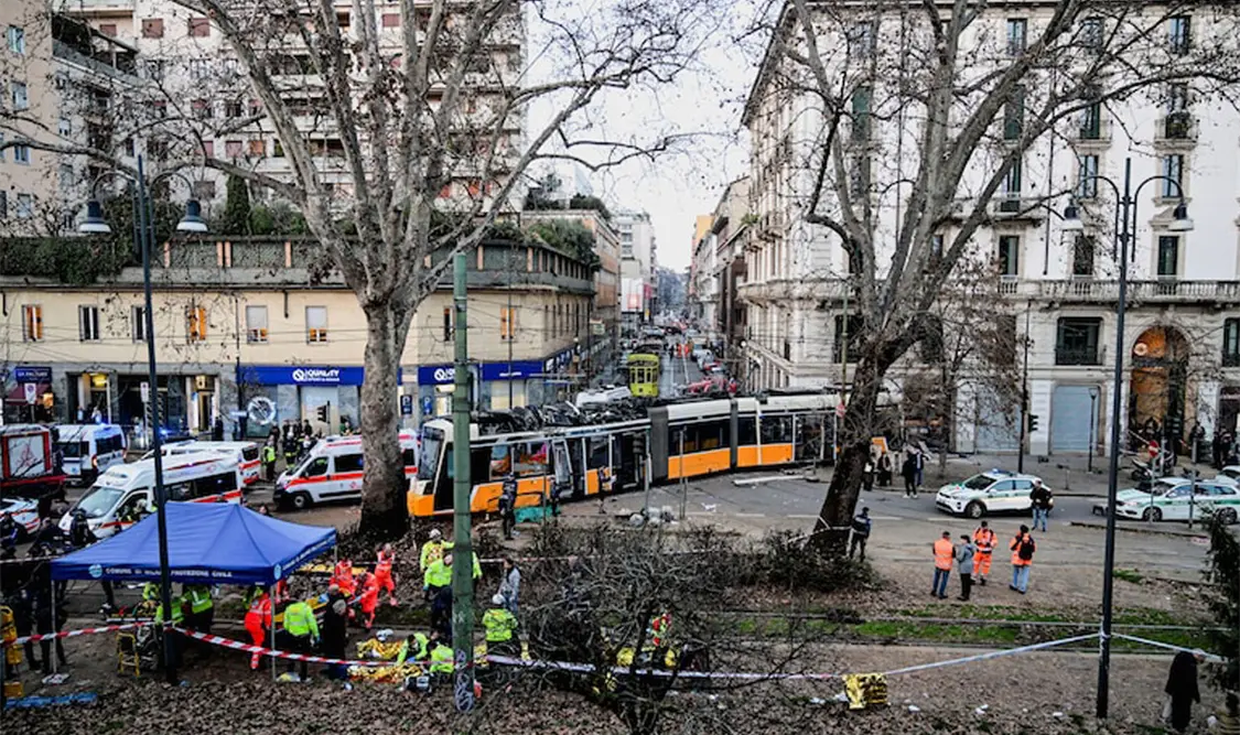 Descarrila un tranvía en Milán, hay dos muertos
