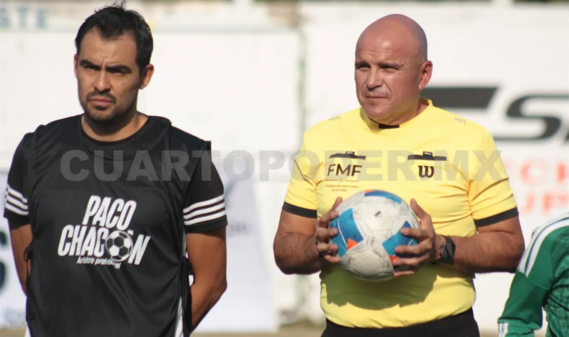Francisco Chacón, exárbitro internacional con gafete de la FIFA, dirigió el partido en el Sospó. Cortesía