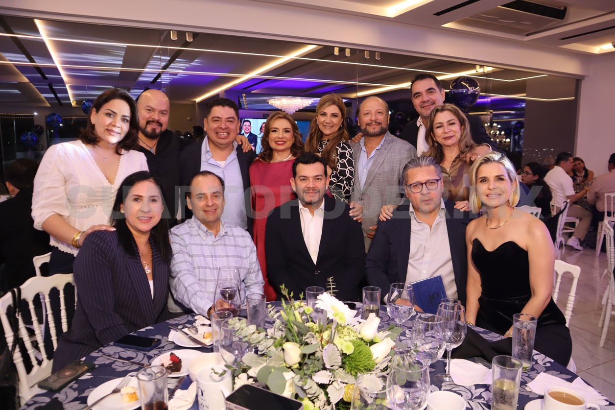 Noche para celebrar con amigos