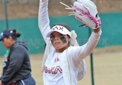 Karla Cuevas, talento desde la lomita Karla Cuevas, talento desde la lomita