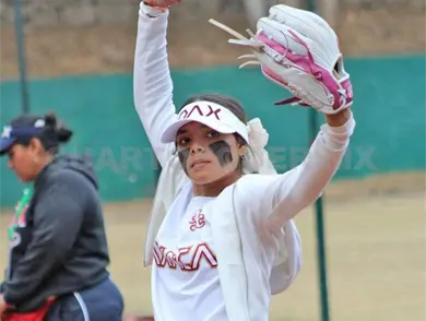 Karla Cuevas, talento desde la lomita Karla Cuevas, talento desde la lomita