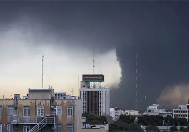 Lanza Emiratos Árabes ofensiva en contra de Irán