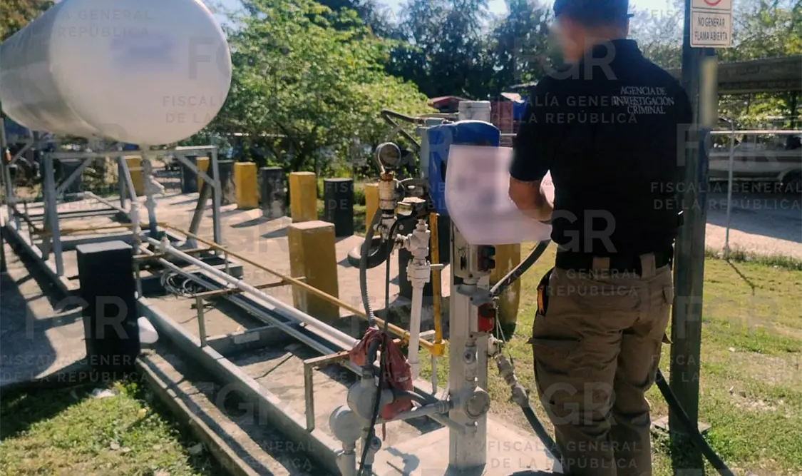 Autoridad ministerial realizó el cateo en la distribuidora, ilegal, de gas LP. Cortesía