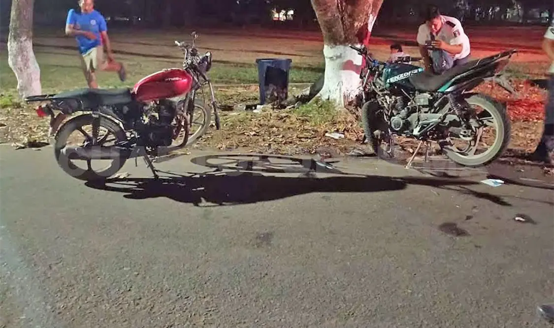 Por andar haciendo “acrobacias” sin la preparación adecuada, chocaron de frente. Rafael Victorio / CP