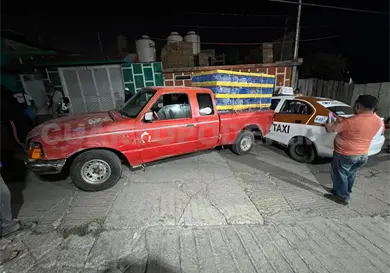 Embiste vehículos al irse sin control en pendiente Embiste vehículos al irse sin control en pendiente