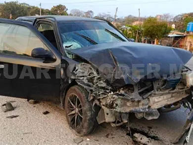 Catedráticos colisionan contra camioneta Catedráticos colisionan contra camioneta