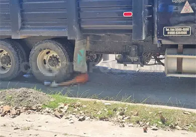 Volquetero arrolla a universitaria y muere Volquetero arrolla a universitaria y muere