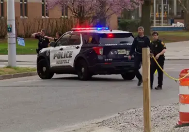 Tiroteo en universidad deja un muerto y dos heridos