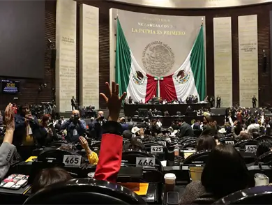 Revelan exfuncionarios con pensiones doradas