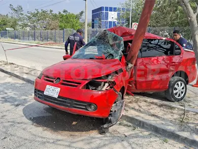Queda prensado luego de estamparse en luminaria Queda prensado luego de estamparse en luminaria