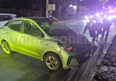 Vuelca en libramiento Sur y abandona su unidad Vuelca en libramiento Sur y abandona su unidad