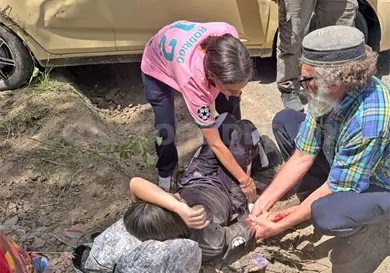 Automóvil vuelca y estudiantes se fracturan Automóvil vuelca y estudiantes se fracturan