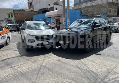 Encontronazo en transitada avenida