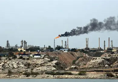 EE. UU. bombardea la isla petrolera de Kharg