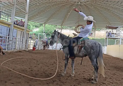 Dorados de la Selva abre con triunfo