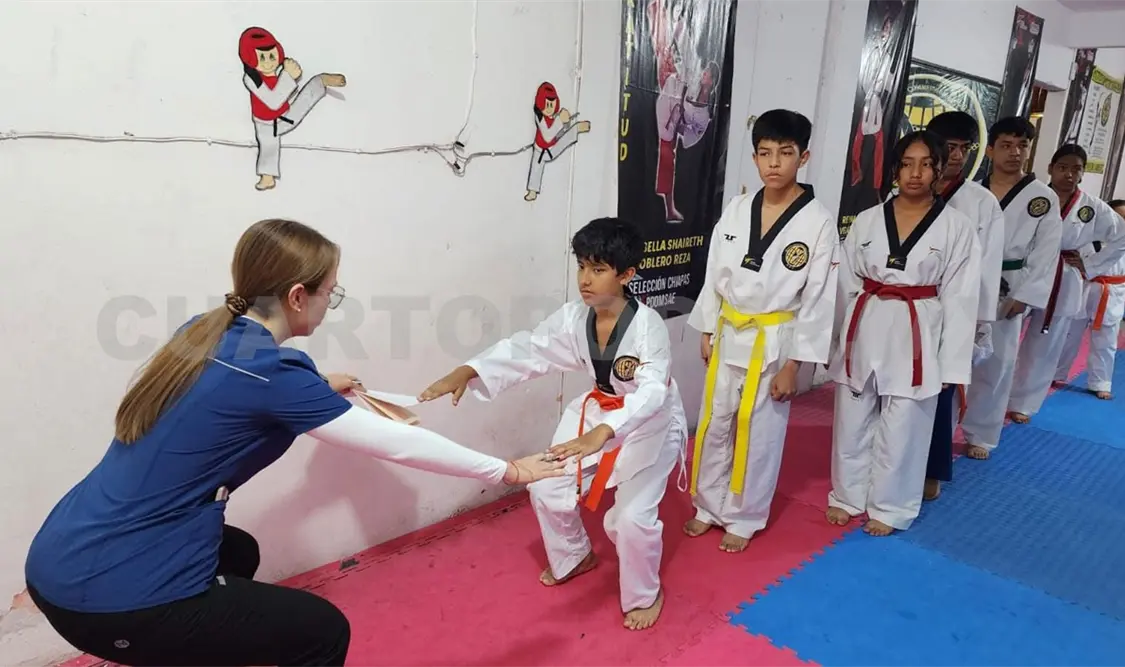 Alumnos de la escuela IOI Sandoval se preparan para demostrar sus habilidades durante la evaluación de grados Kups. Cortesía