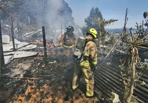 Cortocircuito causa incendio en vivienda