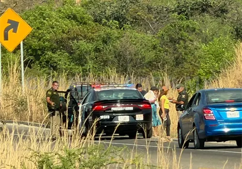 Un occiso y dos heridos en asalto a una familia