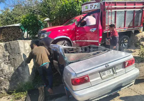 Dos lesionados graves en encontronazo vial