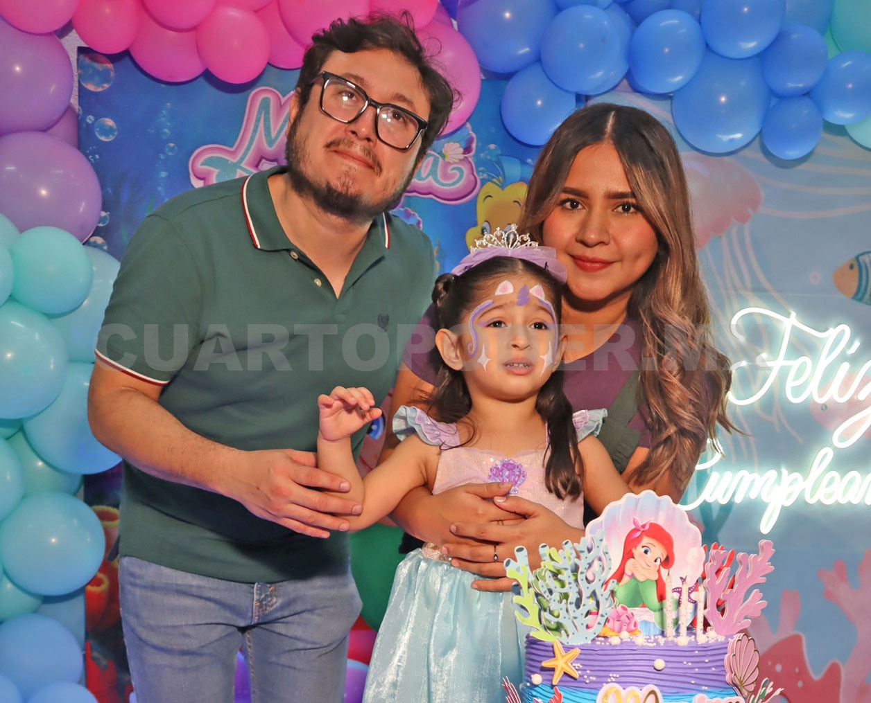 Marina festeja su cumpleaños bajo el mar