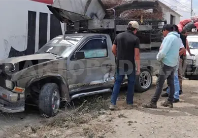 Carambola en libramiento Sur entre tres camionetas Carambola en libramiento Sur entre tres camionetas