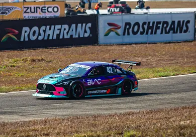 Calientan motores para la tercer carrera Calientan motores para la tercer carrera