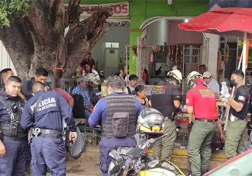 Lo acuchillan por vender audífonos defectuosos