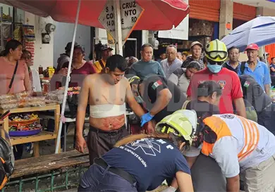 Lo acuchillan por vender audífonos defectuosos