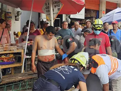 Lo acuchillan por vender audífonos defectuosos