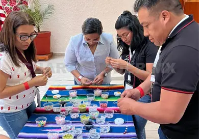 Participan docentes en seminario de capacitación