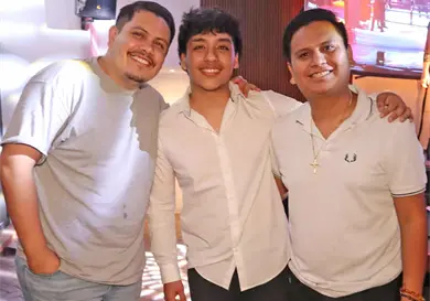 Jóvenes abren restaurante en Tuxtla