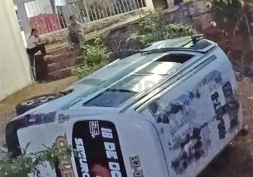 Únicamente daños en volcadura de colectivo