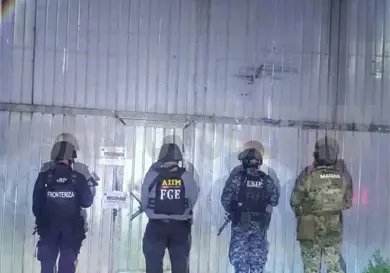 Tras operativo hallan bodega con 30 autos