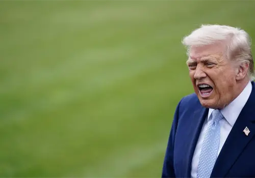 Trump llama cobardes a la OTAN y aliados por Irán