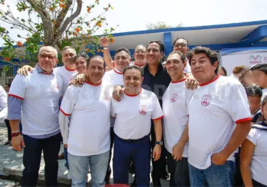 Participa en centenario de la Escuela Camilo Pintado