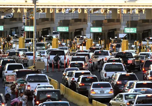 Aprovechan dólar barato en la frontera norte