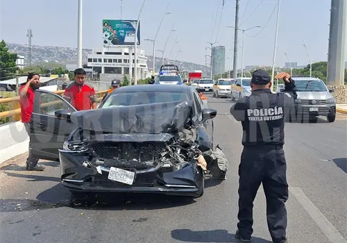 Choque por alcance en libramiento; una lesionada