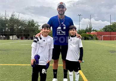 Hermanos chiapanecos brillan en España