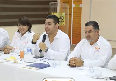 Invitan al concurso Poesía al Maestro