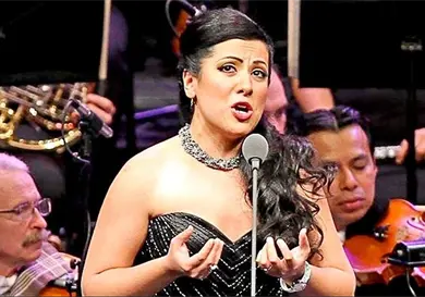 Katzarava festeja 25 años de carrera