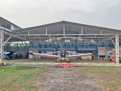 Lo tritura hélice de una avioneta en aeródromo