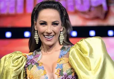 Duval le reclama fortuna a Derbez