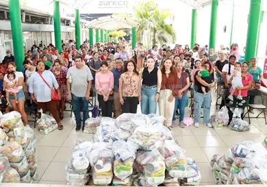 Valeria Rosales y Margarita Sarmiento otorgan apoyos