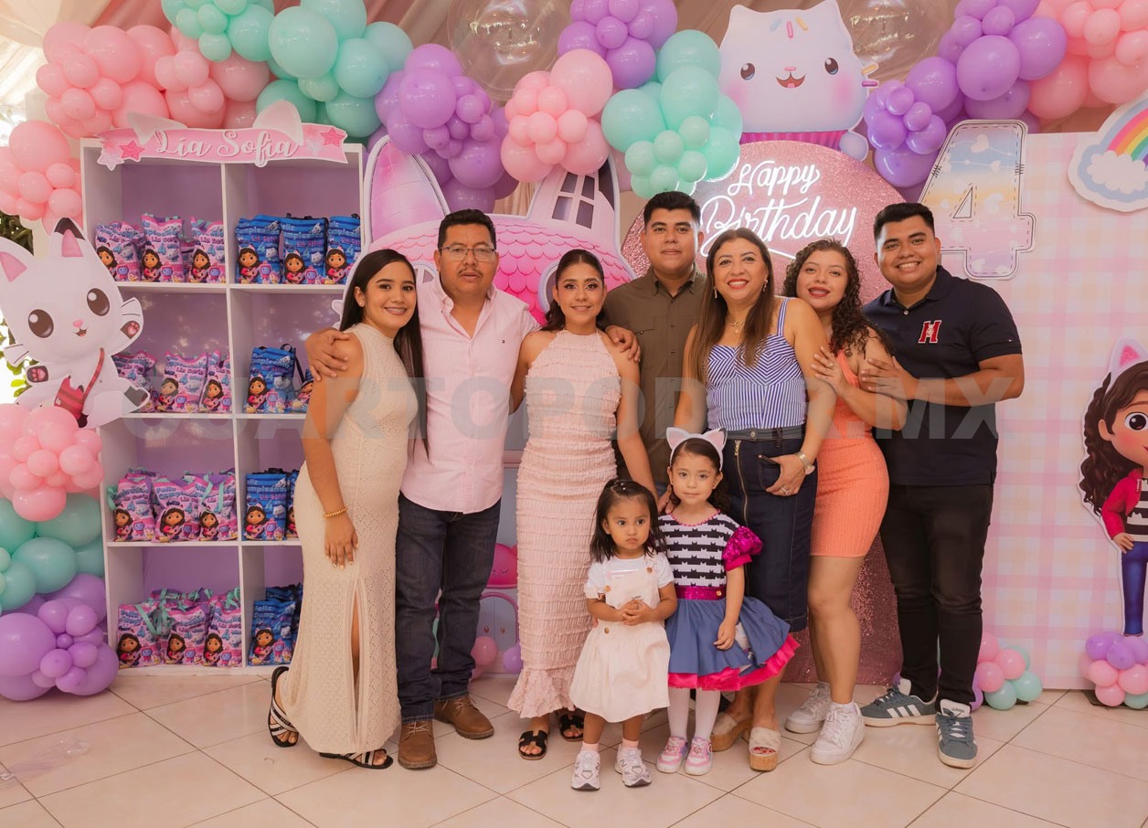 Lía Sofía y su casa de muñecas