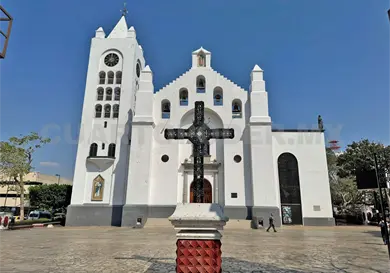 Catedral de San Marcos: identidad viva de la capital