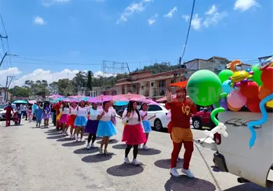 Brindan a los niños alegría y diversión