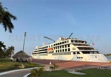 Arriba por primera vez el crucero Star Seeker