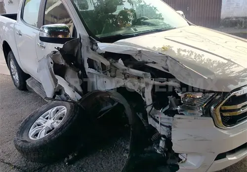 Dormita al volante y acaba estrellándose