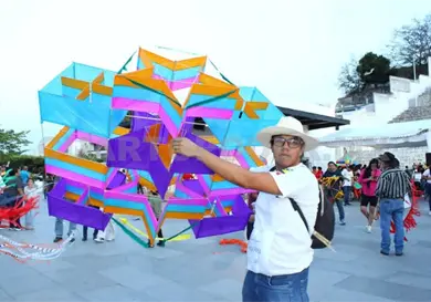 Realizan el festival “¡Qué Viva el Papalote!”