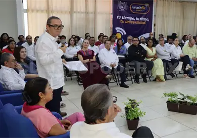 Lanzan programa de educación abierta y a distancia